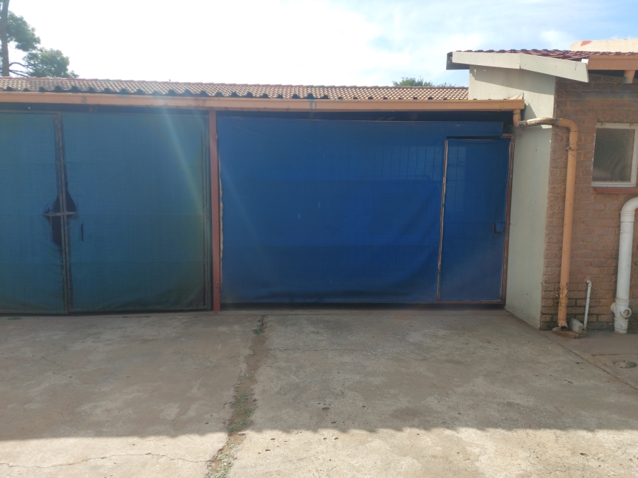1 Bedroom Property for Sale in Rustenburg Central North West